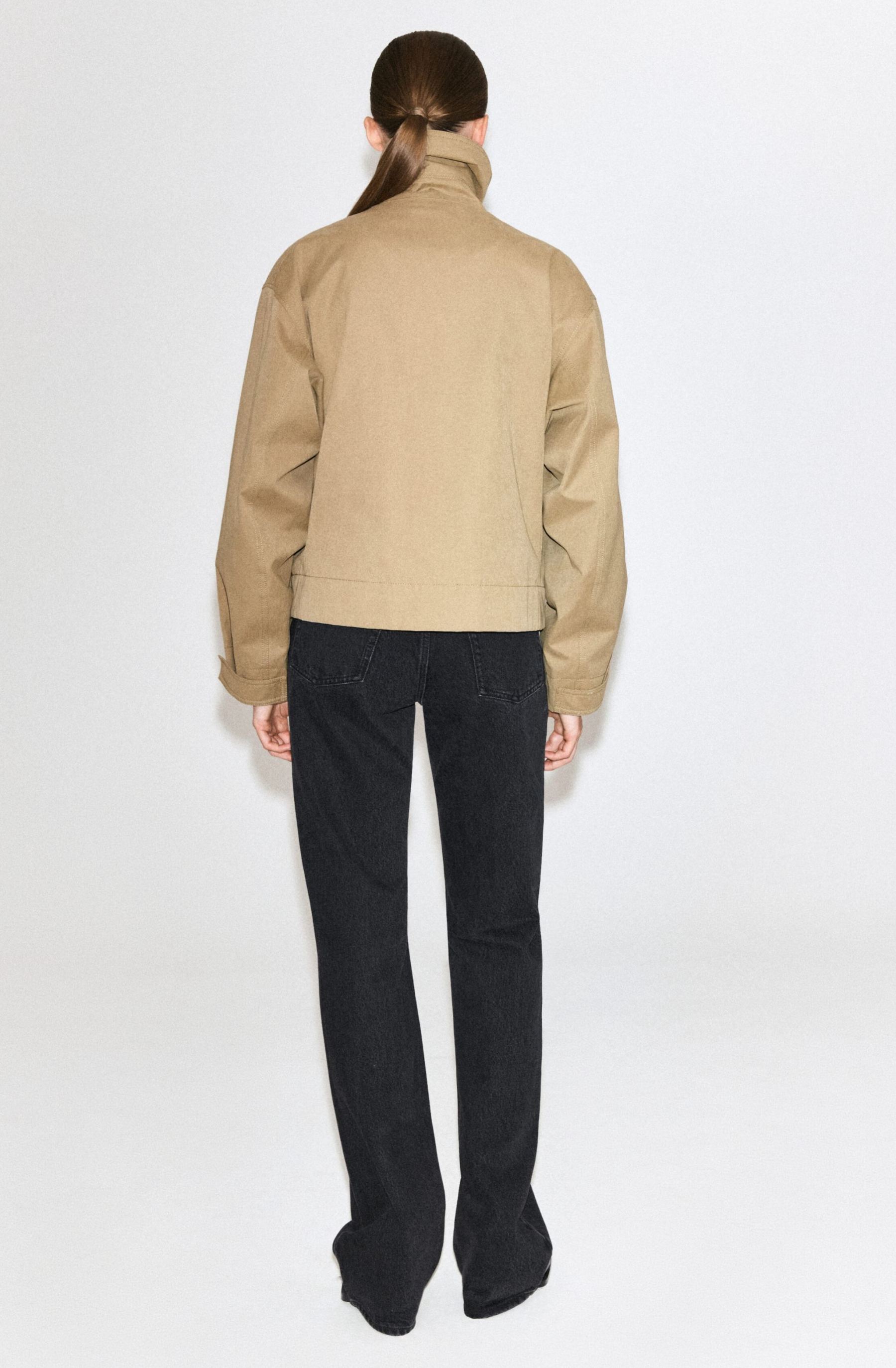 ROUNDED SHORT TRENCH COAT