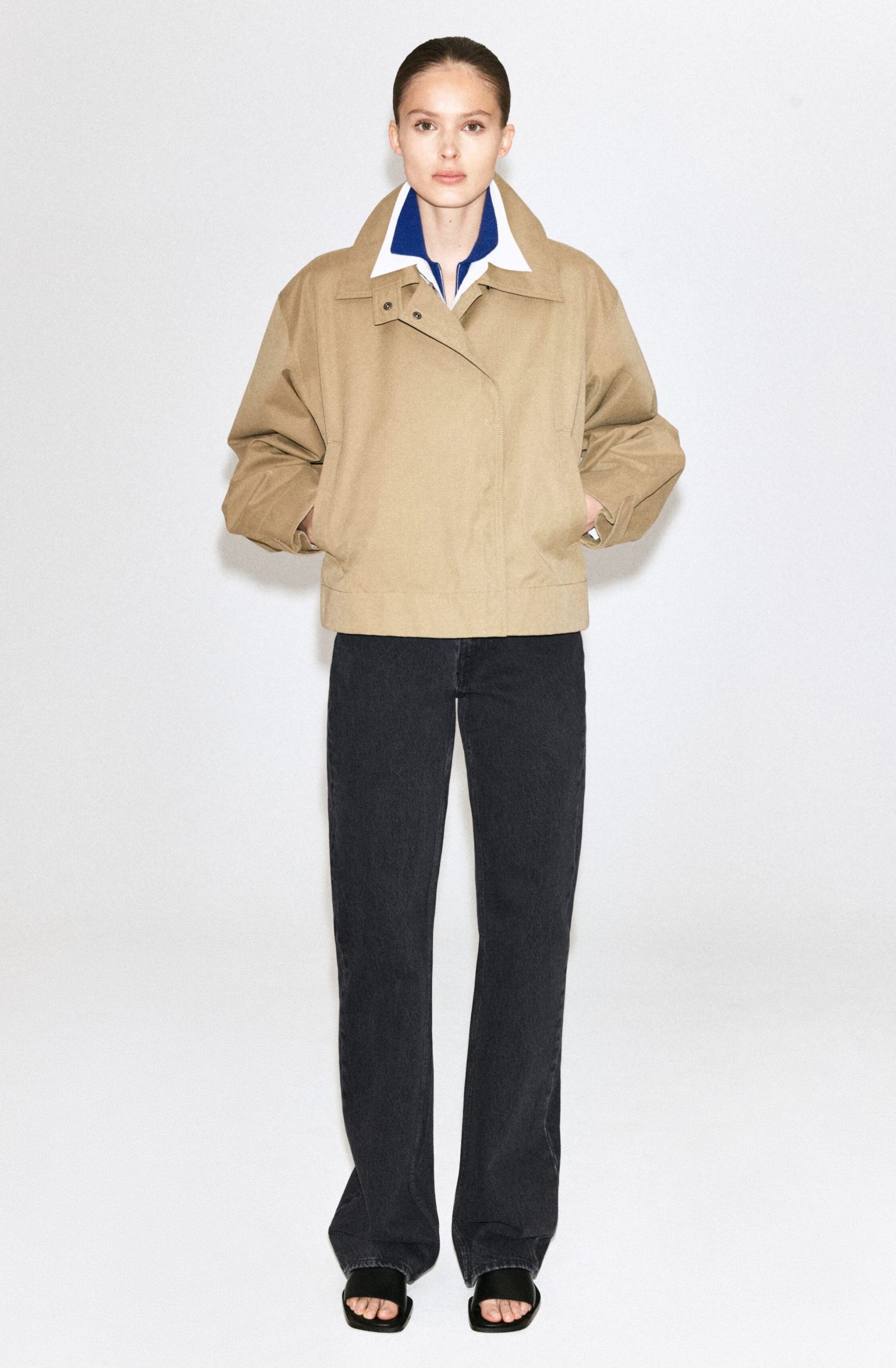 ROUNDED SHORT TRENCH COAT
