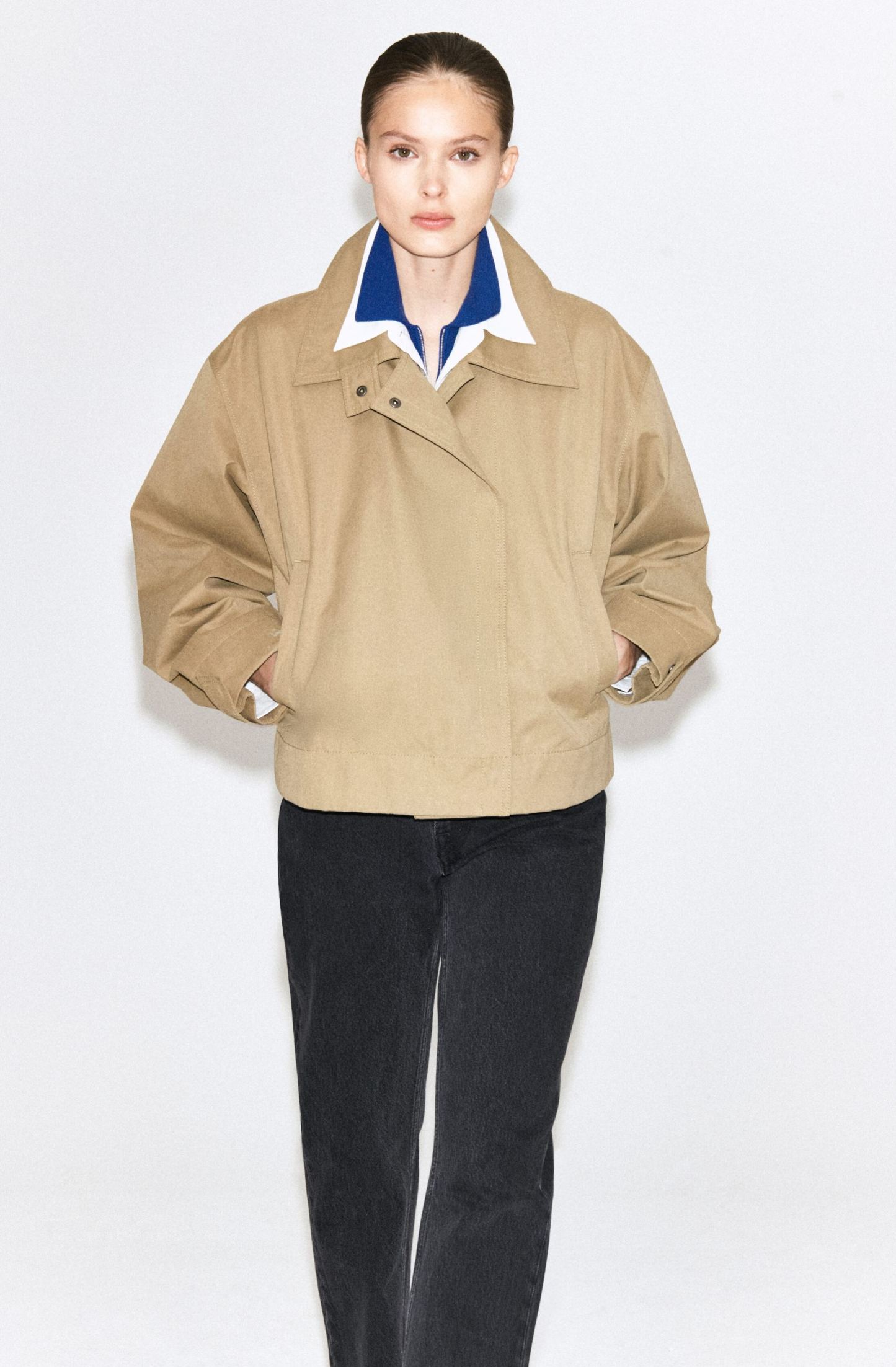ROUNDED SHORT TRENCH COAT