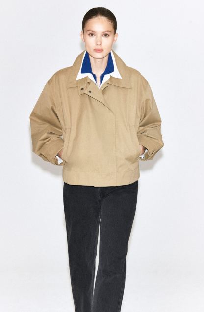ROUNDED SHORT TRENCH COAT