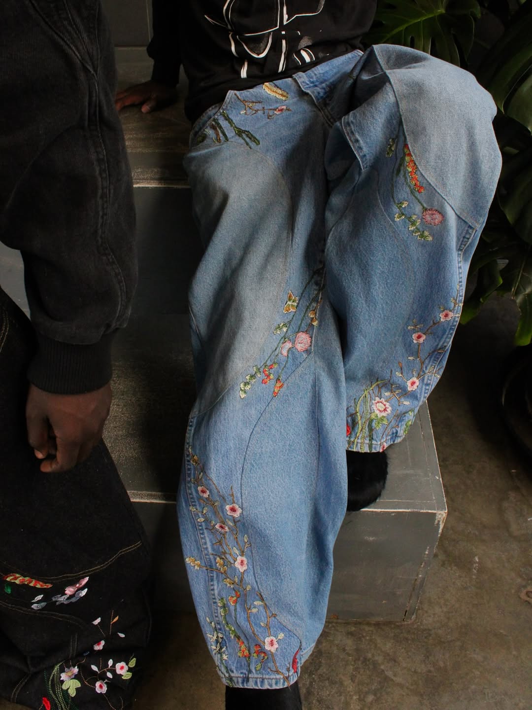 "FLORAL" BAGGY DENIM