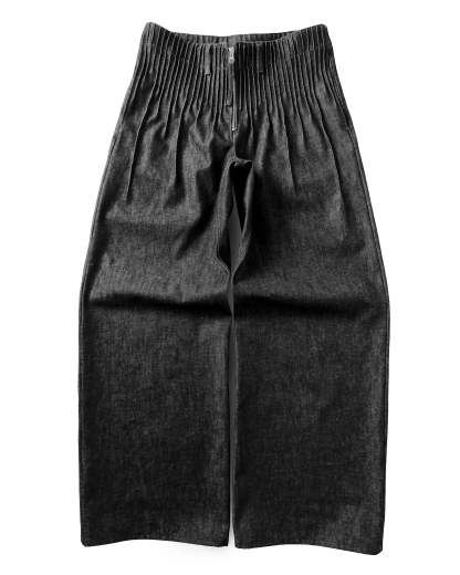 pleats denim