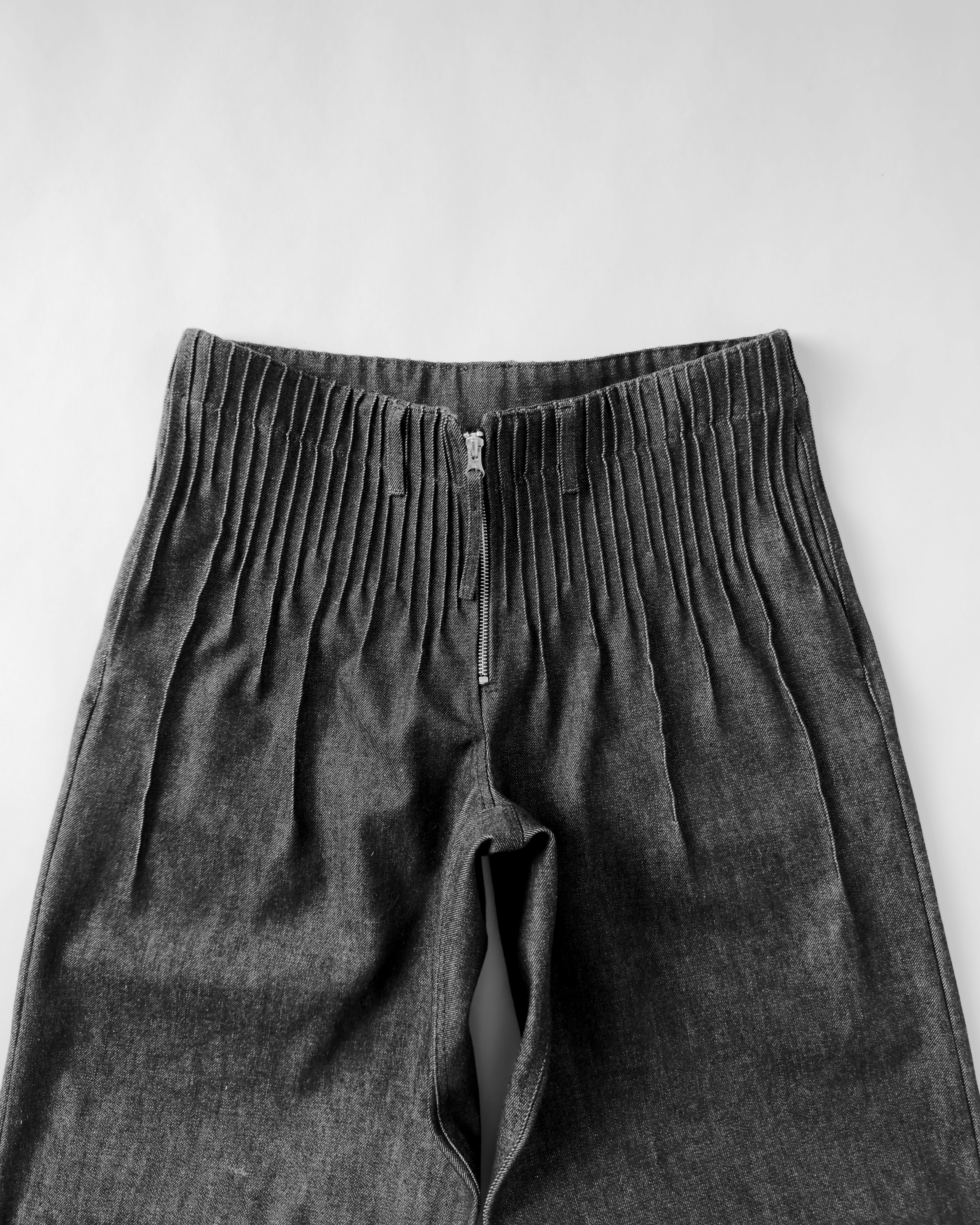 pleats denim