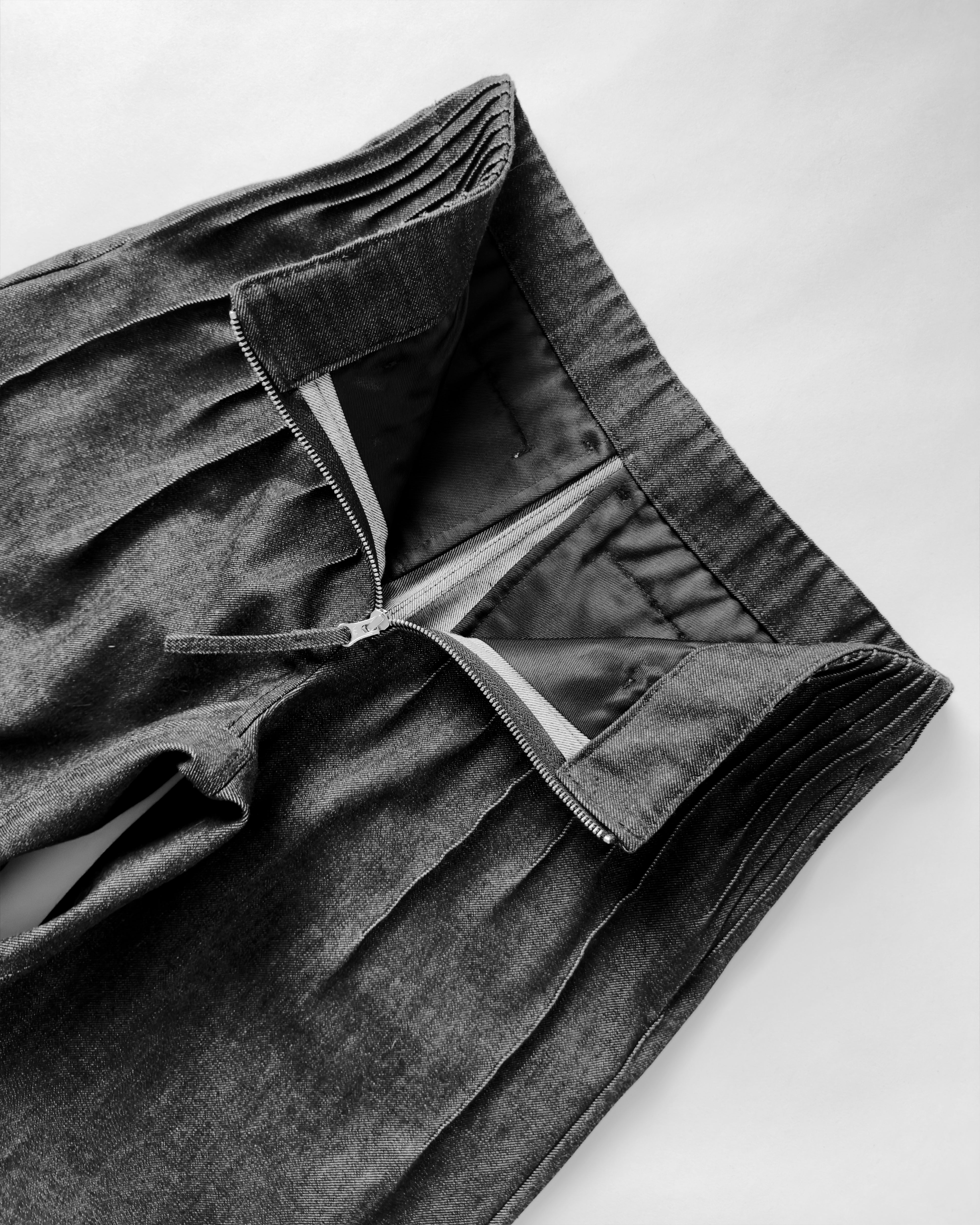 pleats denim