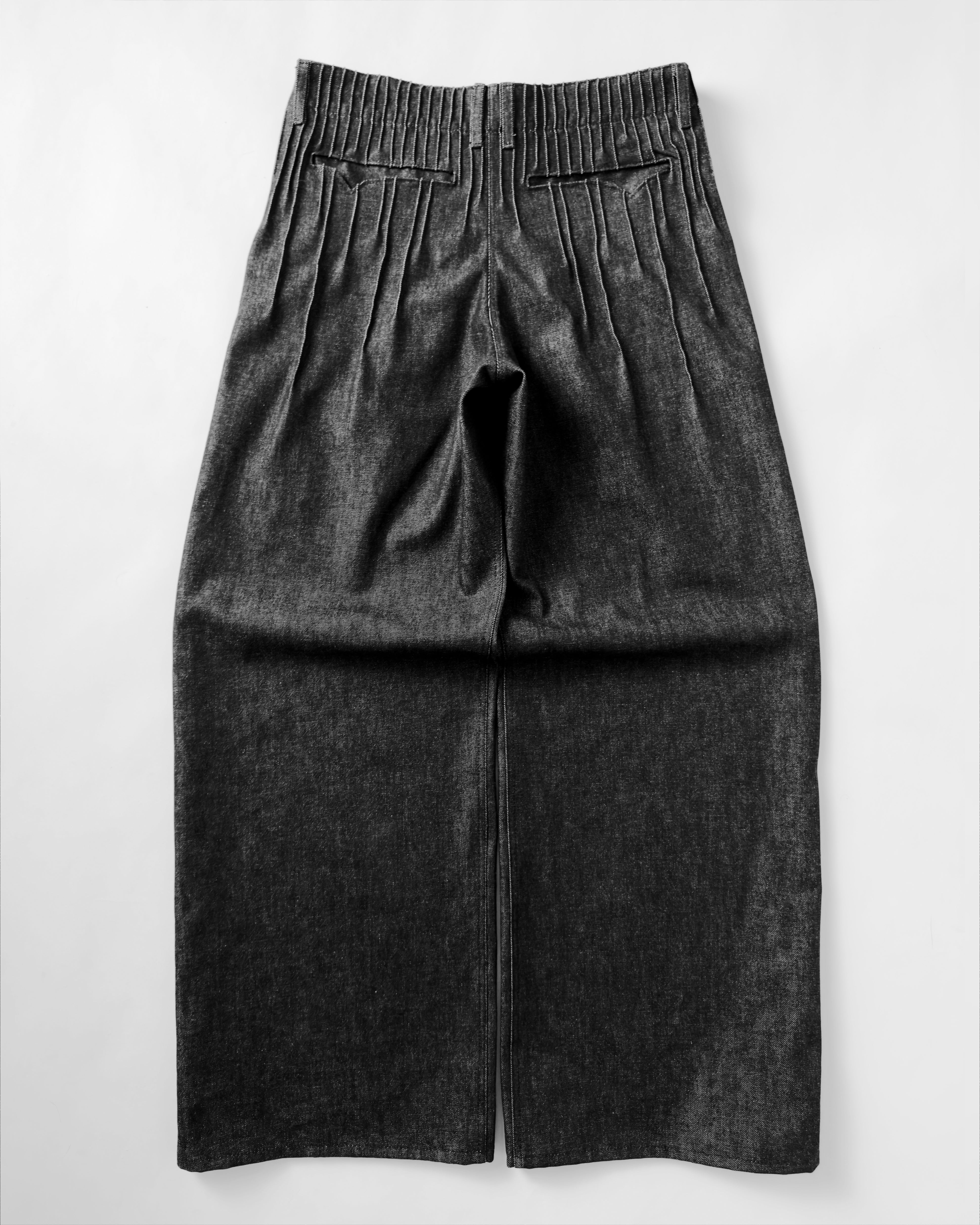 pleats denim