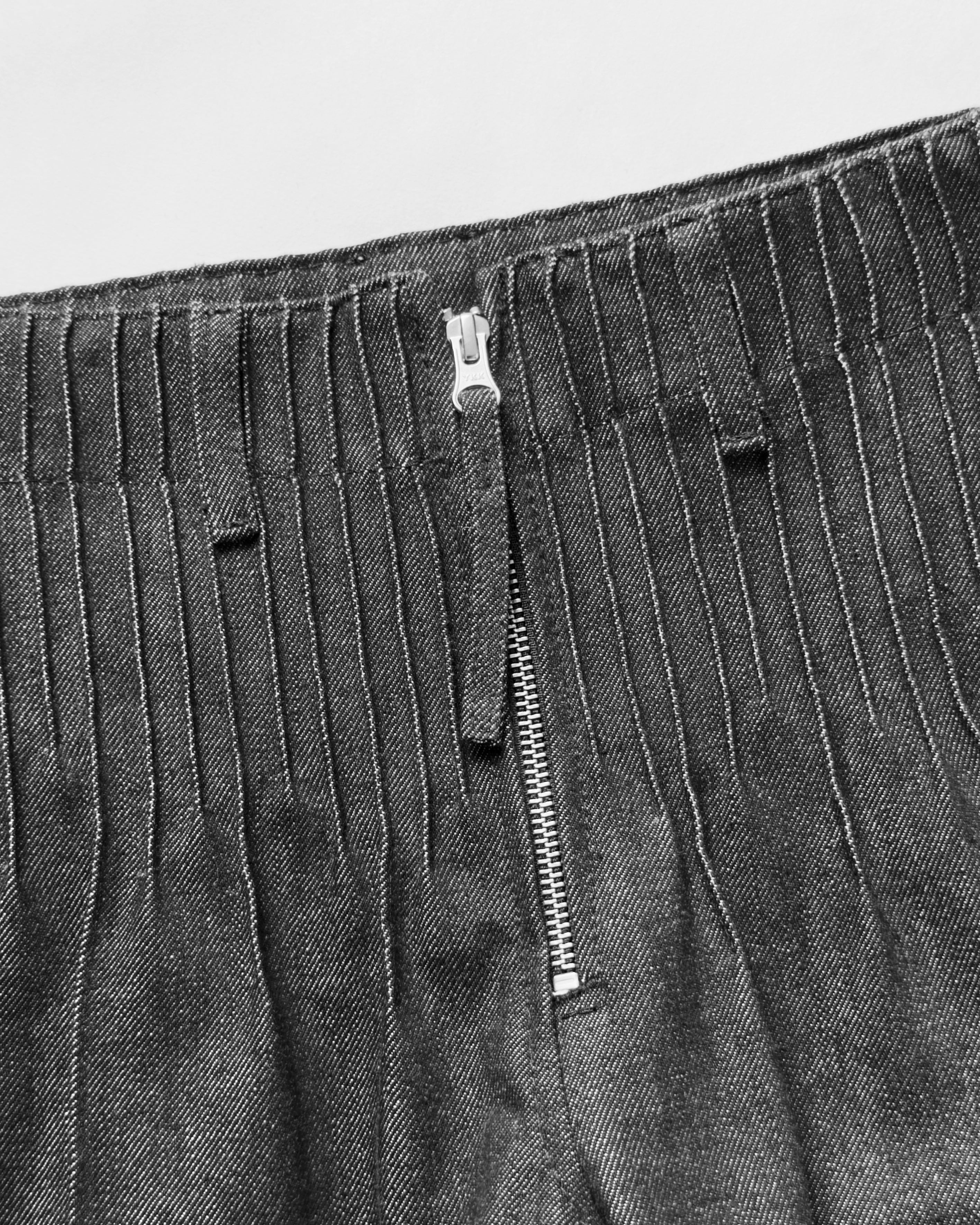 pleats denim