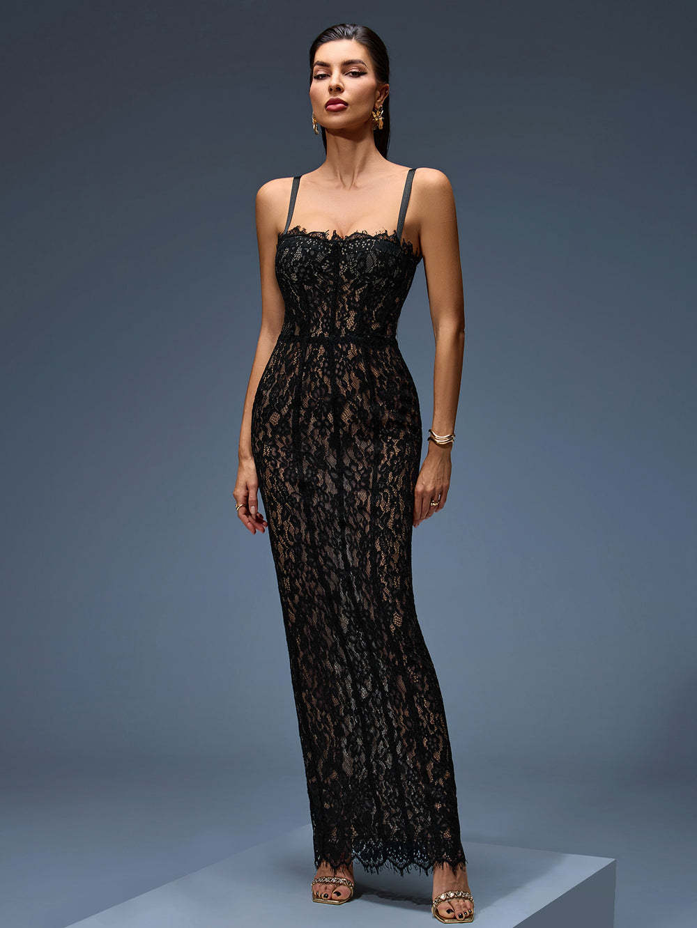 Elegant Open Back Slim Fit Lace Maxi Dress