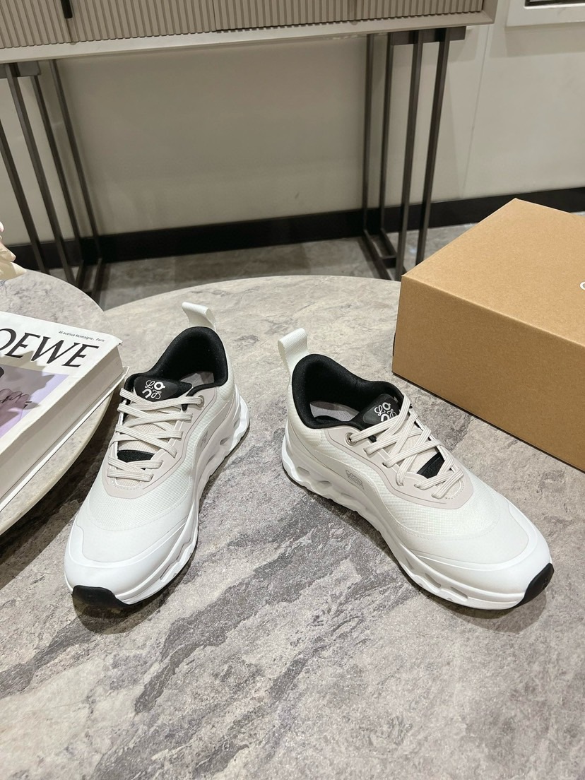 L Style running shoes