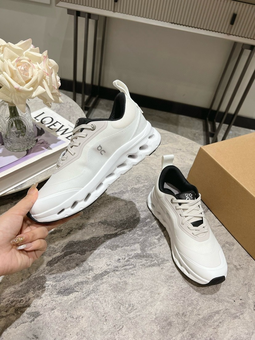 L Style running shoes