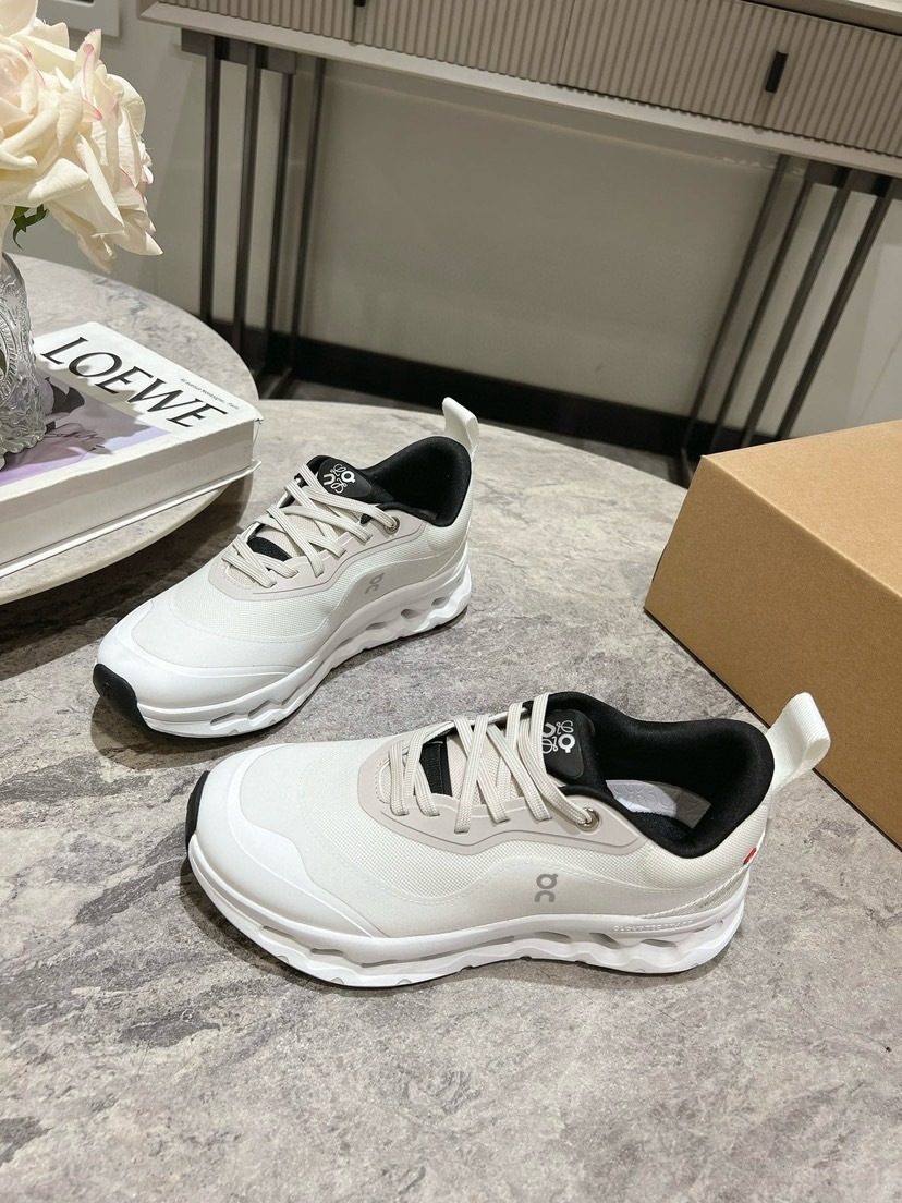 L Style running shoes