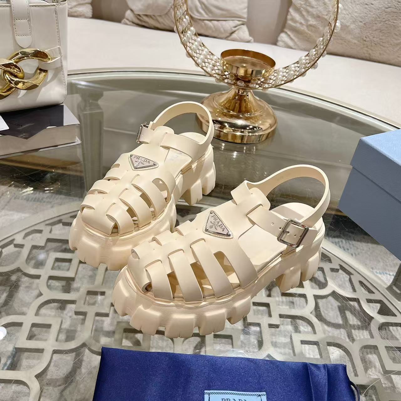 P style Zigzag Roman Woven Beach Slippers