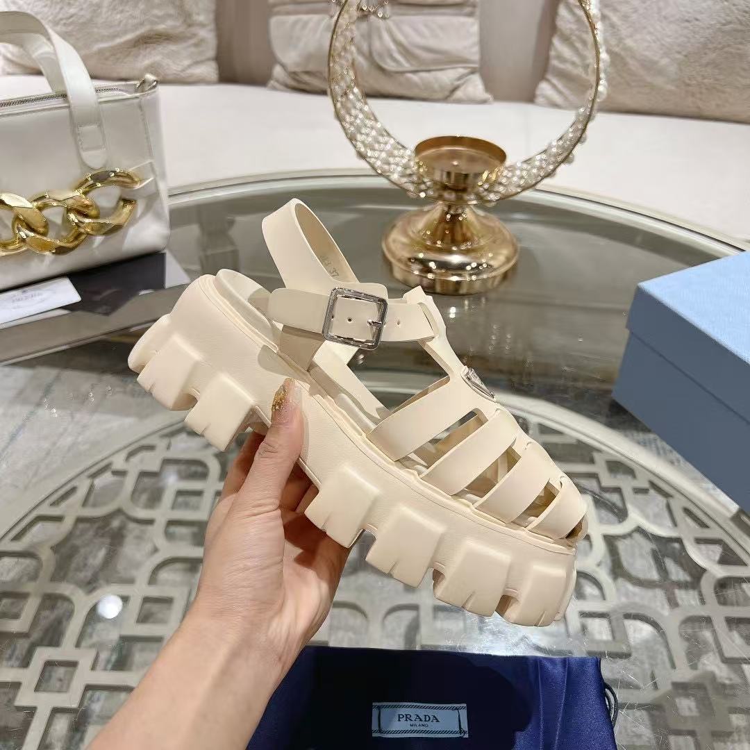 P style Zigzag Roman Woven Beach Slippers