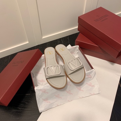 Valentino spring and summer new V flat slippers-Luxeon