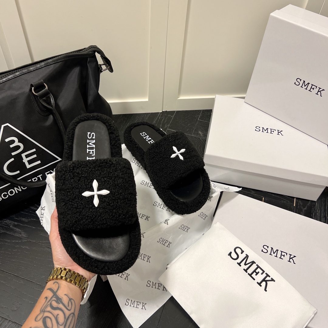 SMFK new wool fuzz slippers-Luxeon