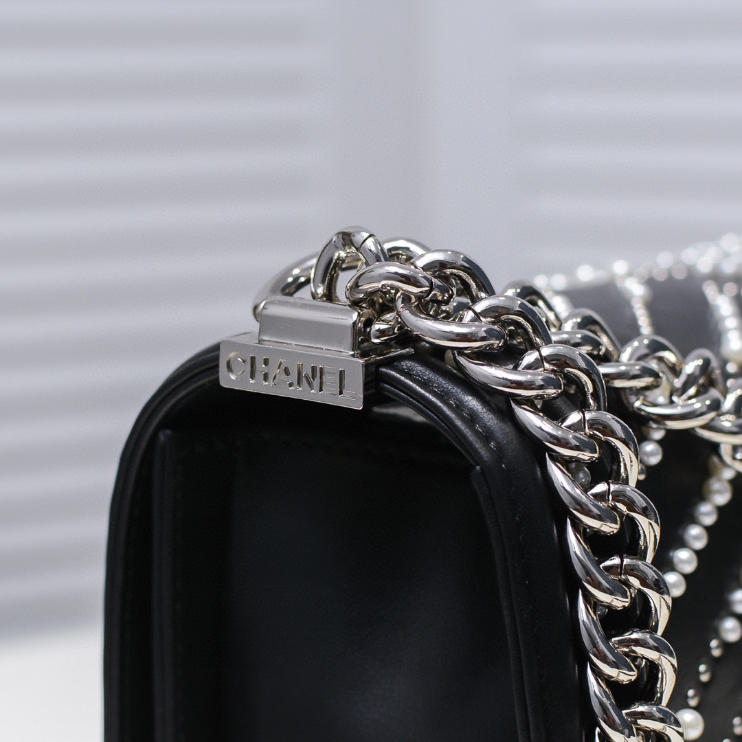 C style pearl  handbag-Luxeon