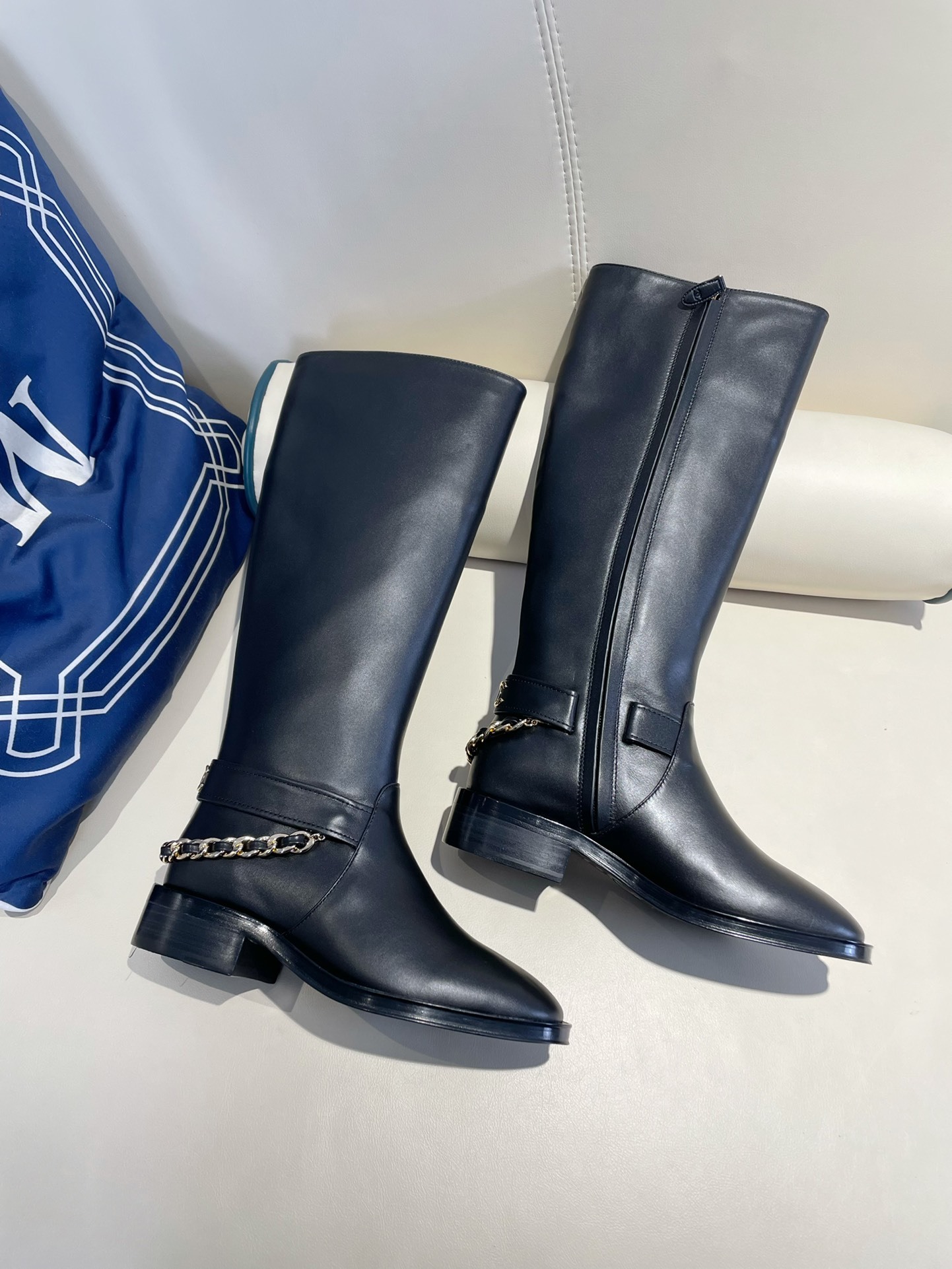 C style plush inside high knee boots with chain-Luxeon