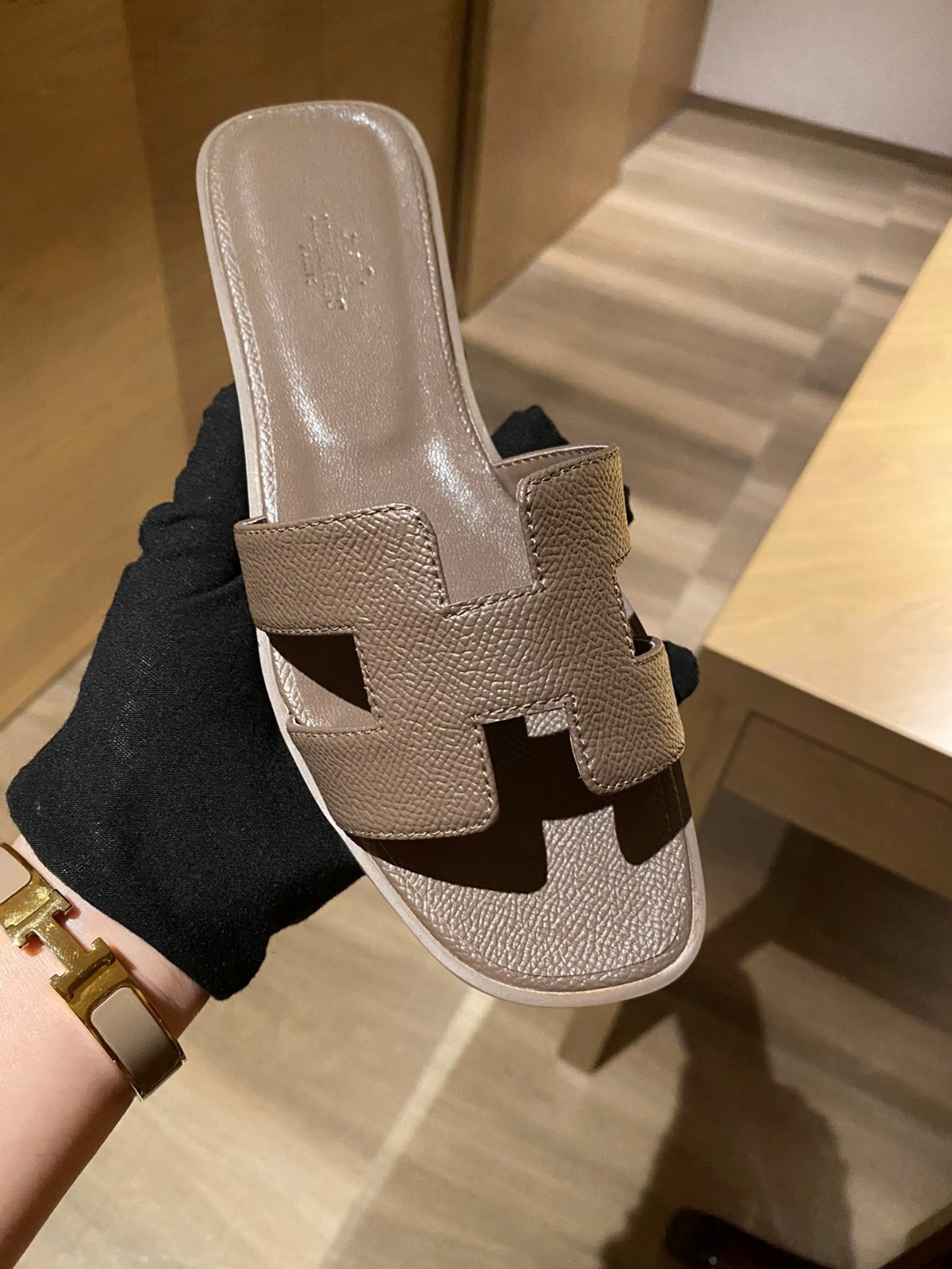Casual women's slippers
