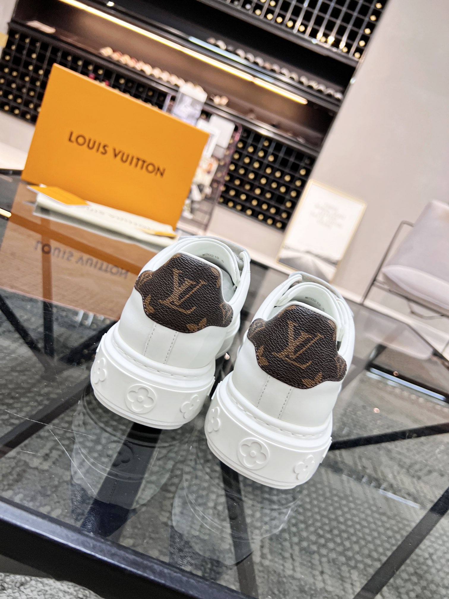L style trendy women sneakers casual shoes-Luxeon