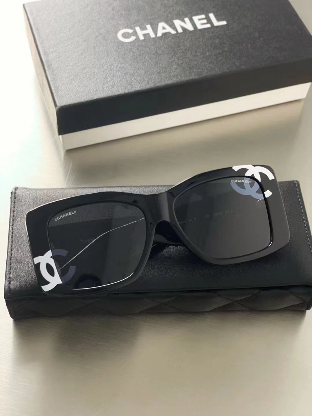 C style fashion glasses-Luxeon