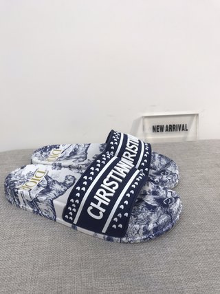D style's New Flat Bottom Comfortable Non-slip Slippers-Luxeon