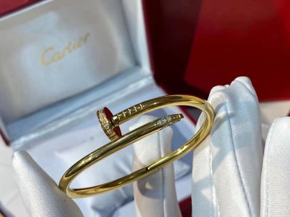 Cartier studded bracelet-Luxeon