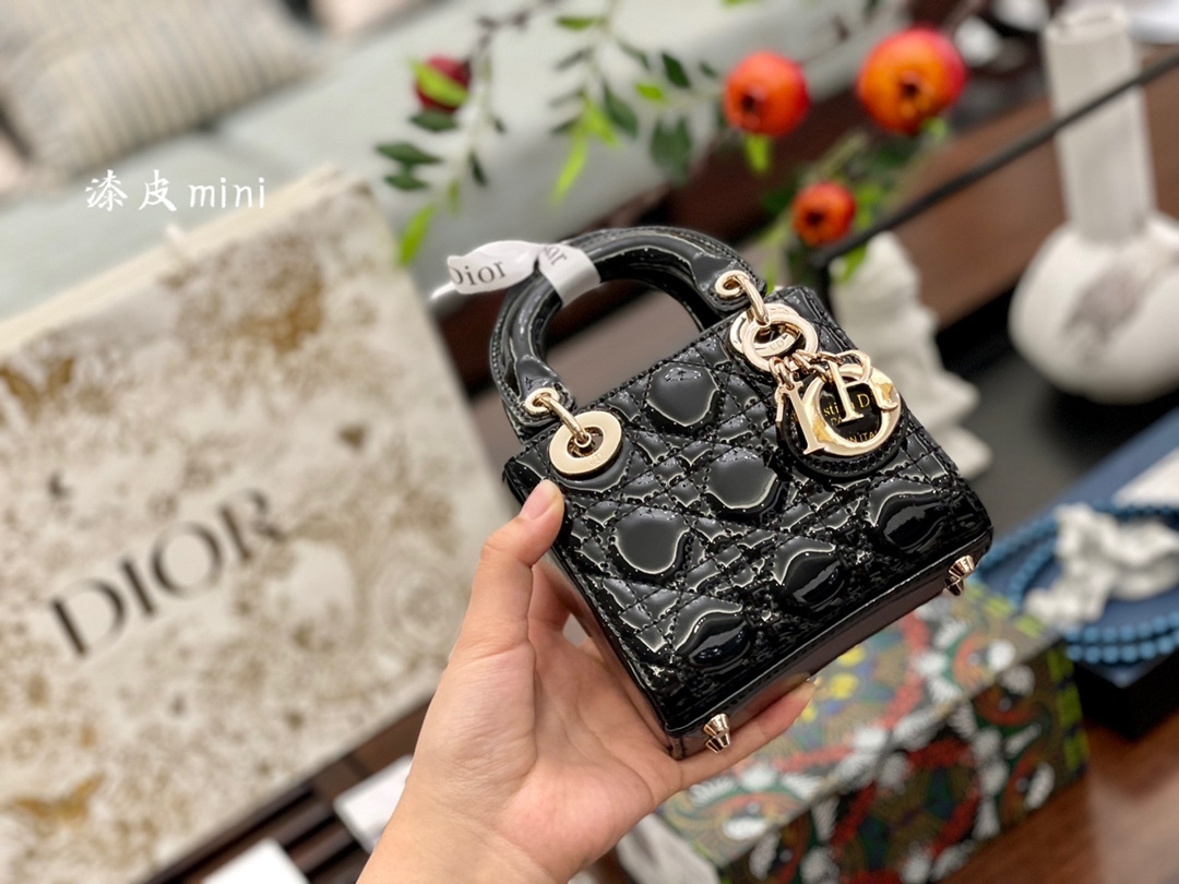 D style Diana Mini Handbags-Luxeon