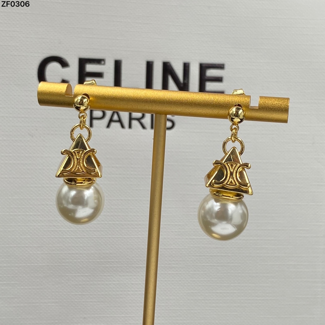 C style Stud Earrings-Luxeon