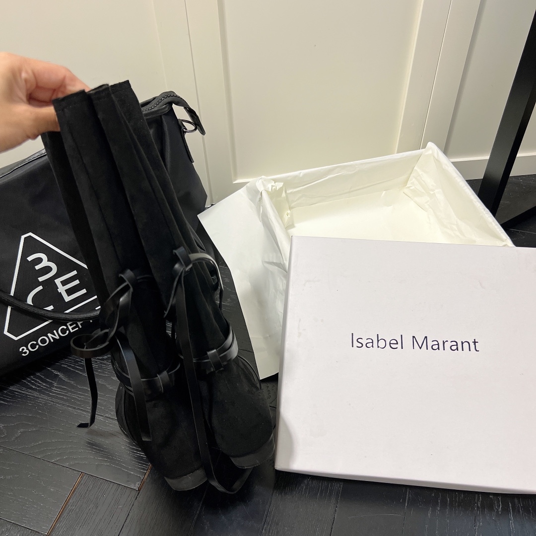 Isabel Marant strips style high knee boots-Luxeon