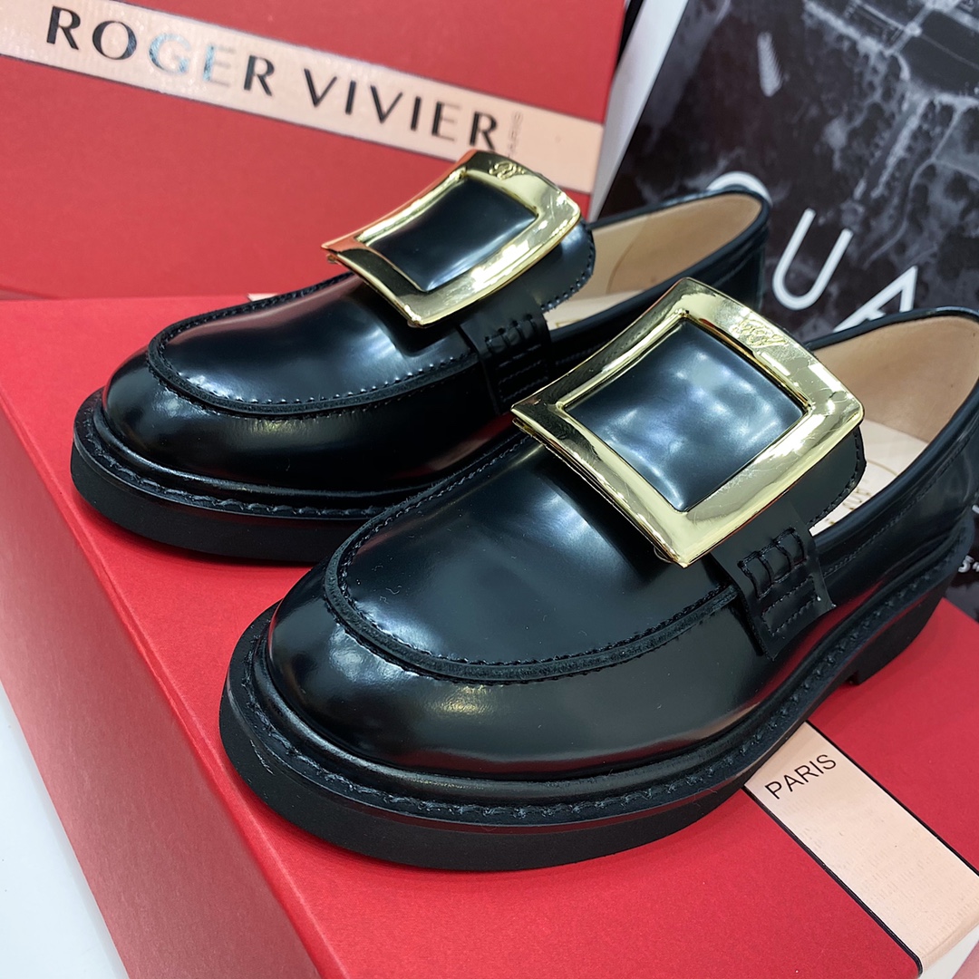 Roger Vivier buckle Mary Jane shoes-Luxeon