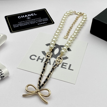 C style pearl chain necklace-Luxeon