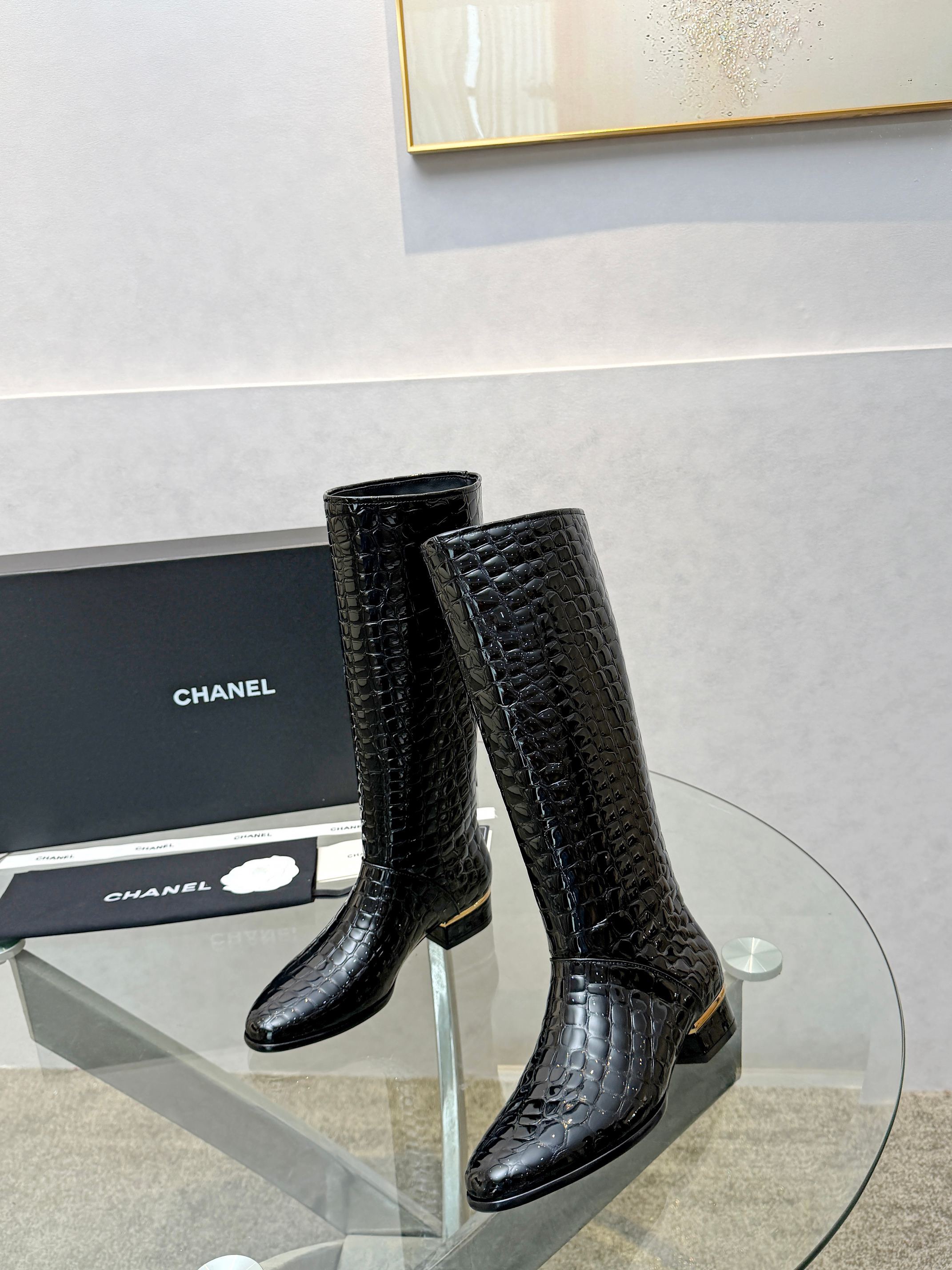 Crocodile-embossed knee-high boots35-41