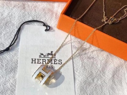 H style Classic High Quality Necklace-Luxeon