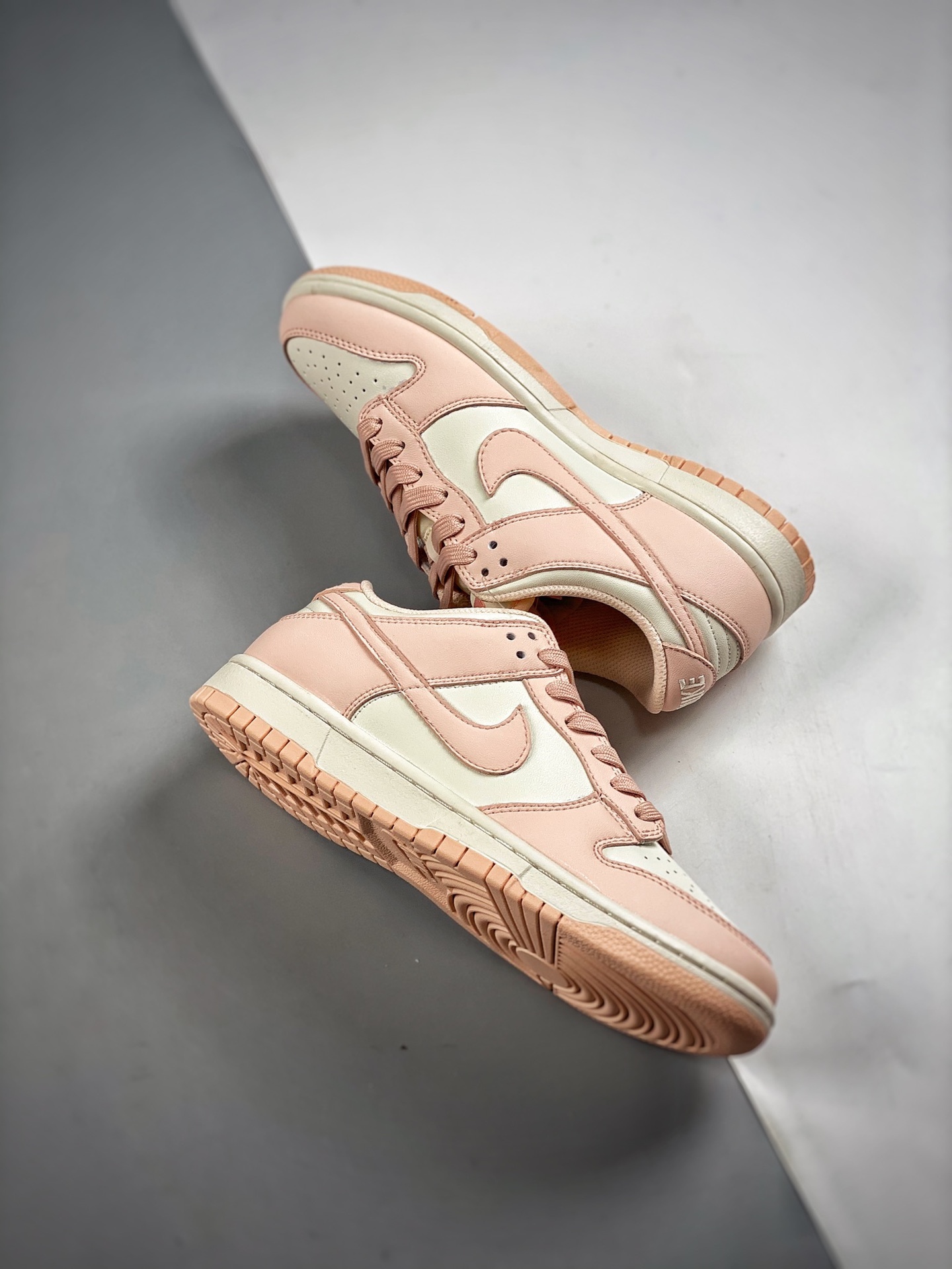 . SB Dunk Low "UNLV" sneakers-Luxeon