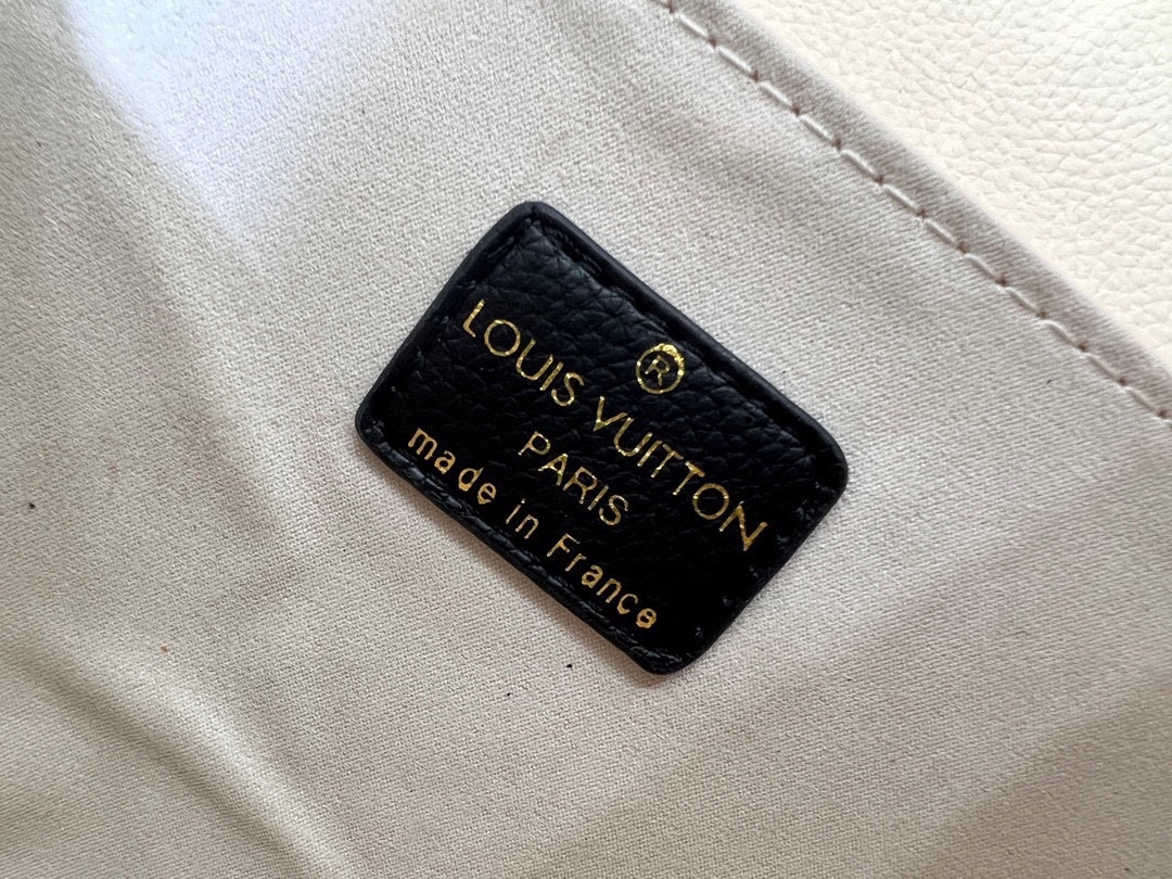 L style handbags Pochette Métis Monogram Empreinte-Luxeon