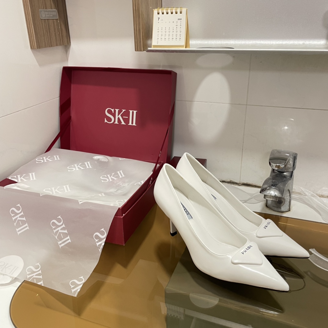 P style classic patent leather sandals high heels-Luxeon