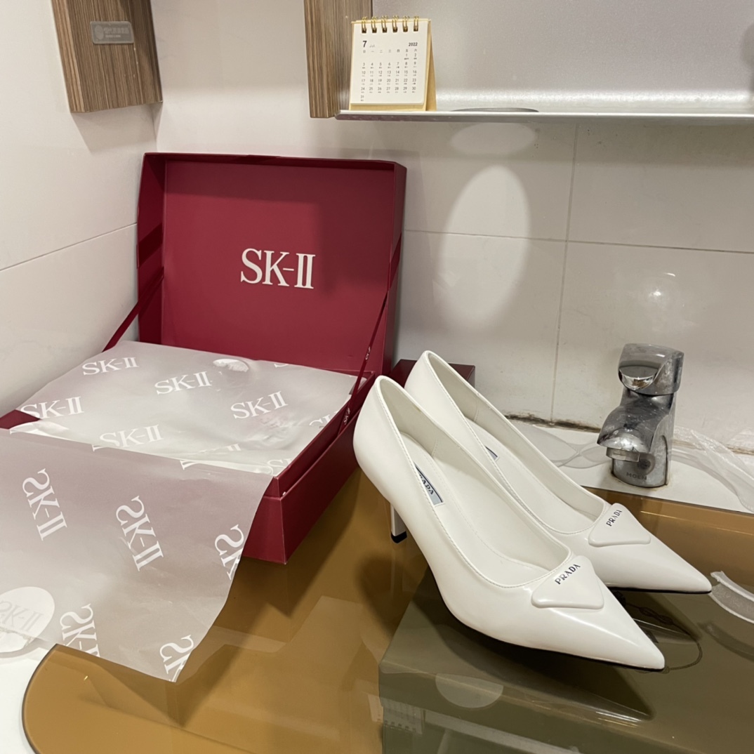 P style classic patent leather sandals high heels-Luxeon