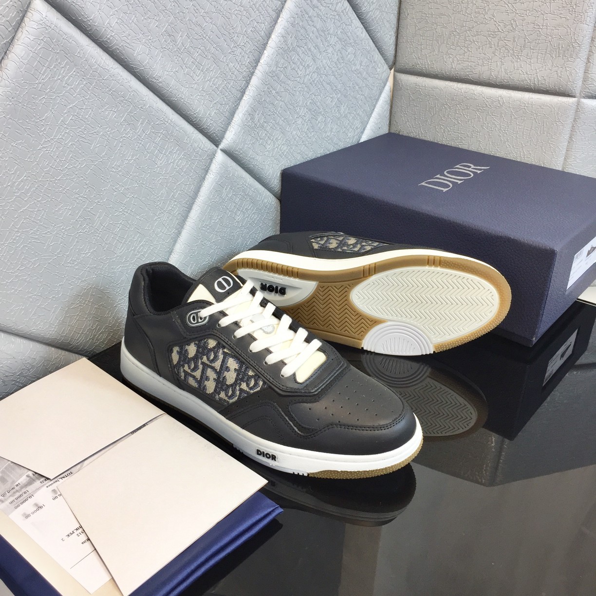 D style Fashion casual sneakers-Luxeon