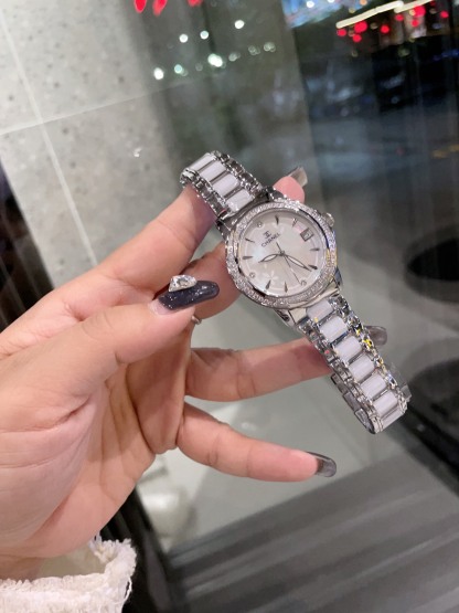 C style Delicate Women Watch Ceramic Strap Quartz Movement-Luxeon