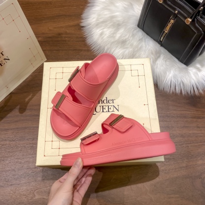 Mcqueen women thick sole sandals-Luxeon