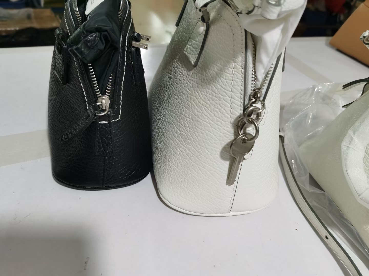 Maison Margiela Shoulder Bags Shell Bags MM6-Luxeon