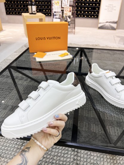 L style trendy women sneakers casual shoes-Luxeon