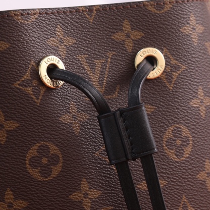 L style Bucket Tooter Bag-Luxeon