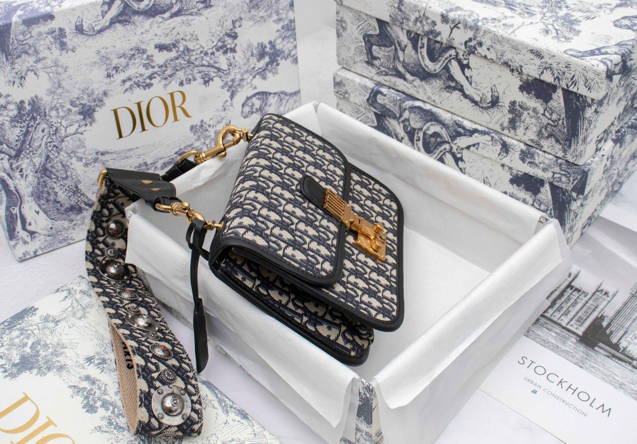 shoulder handbag 24*16*8cm