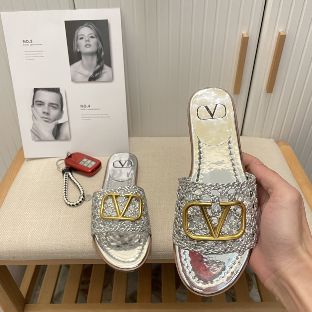 VALENTINO new hollow out slippers-Luxeon
