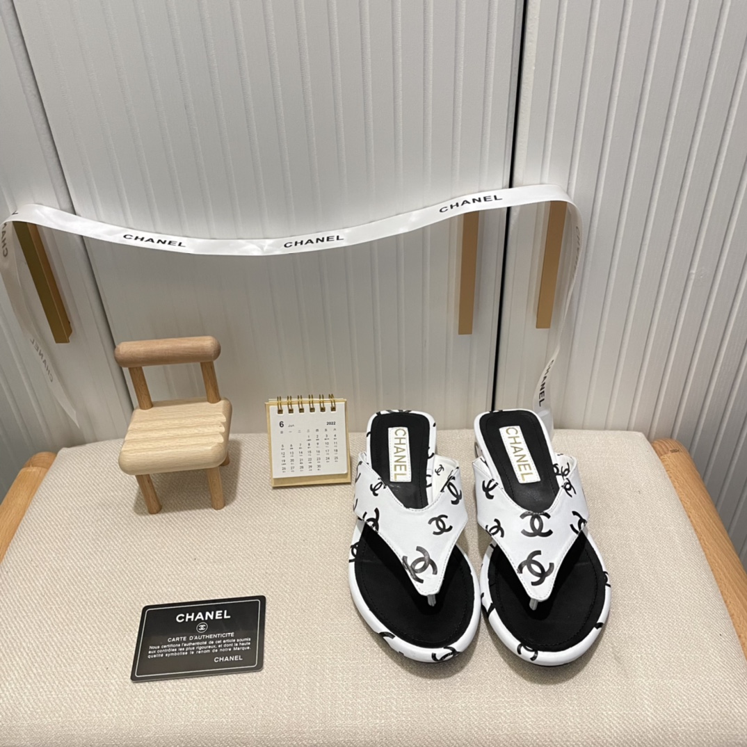 C style monogram print slippers-Luxeon