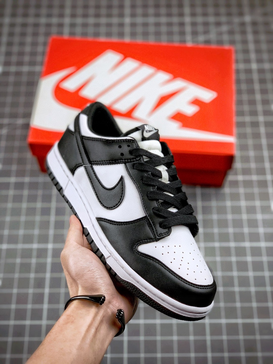 . SB Dunk Low "UNLV" sneakers-Luxeon