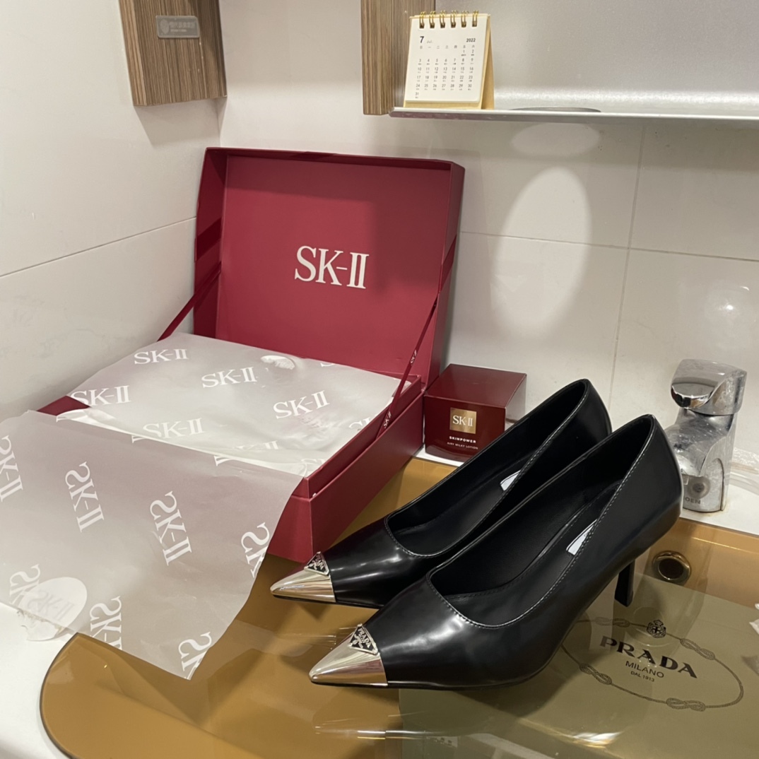 P style classic patent leather sandals high heels-Luxeon