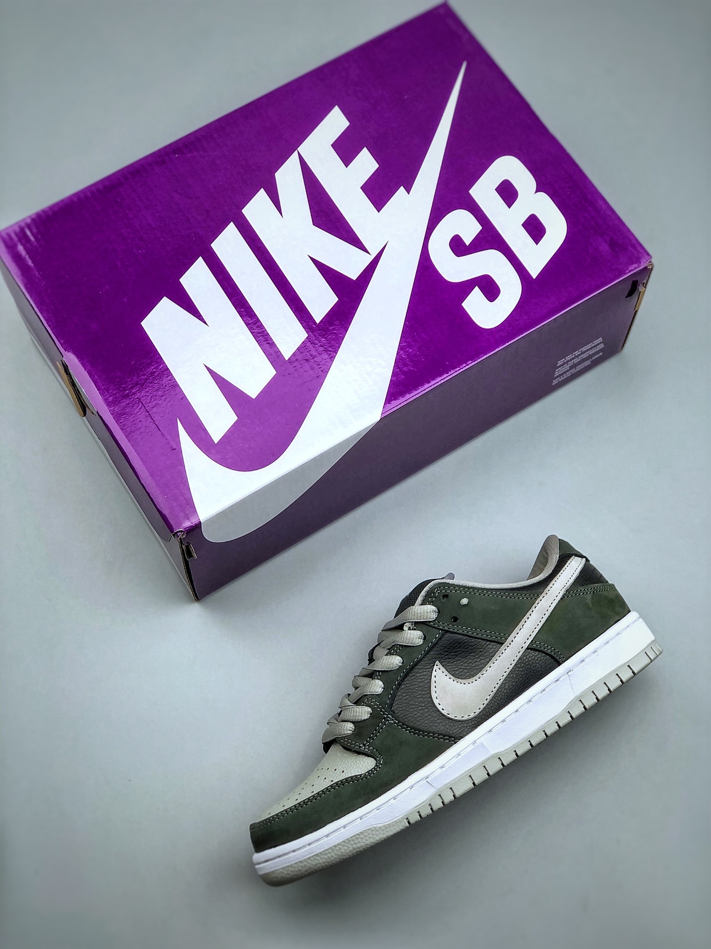 . SB Dunk Low "UNLV" sneakers-Luxeon