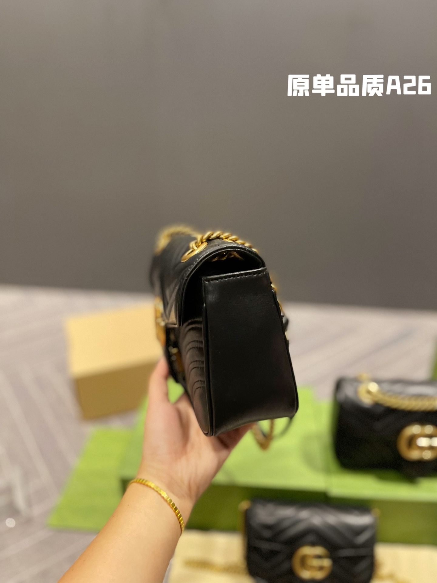 G style metal chain tote bag-Luxeon