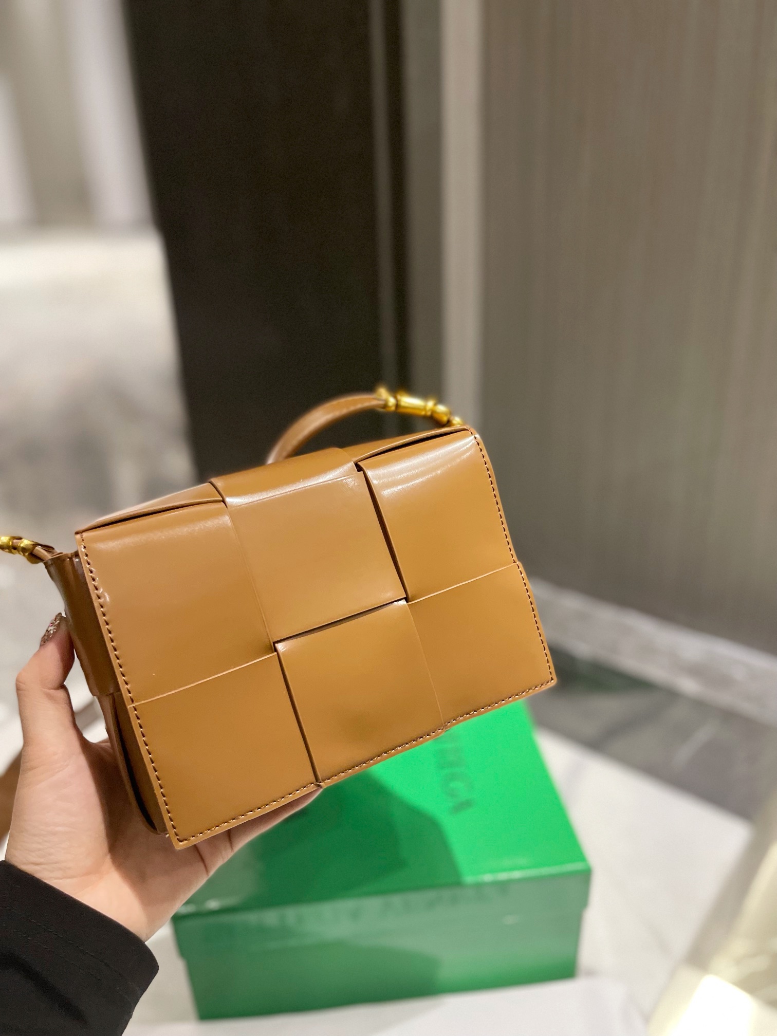 BV Bottega Veneta Cassette Handbags-Luxeon